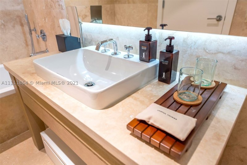 Apartment for rent at 1 Hotel & Homes South Beach 906
