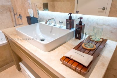 Aluguel de apartamento no 1 Hotel & Homes South Beach 906