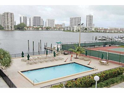 Aluguel de apartamento no 1 Hotel & Homes South Beach 1208