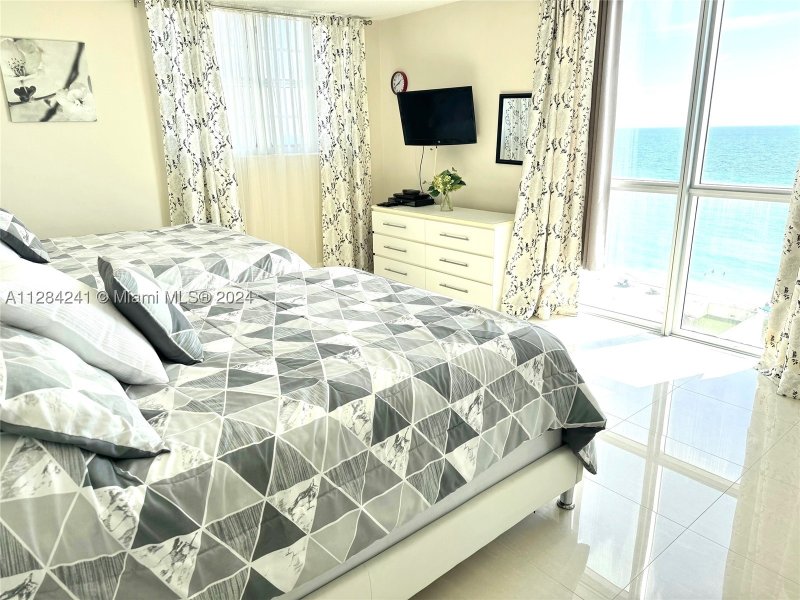 Apartment for rent at Tides Hollywood Beach 8E