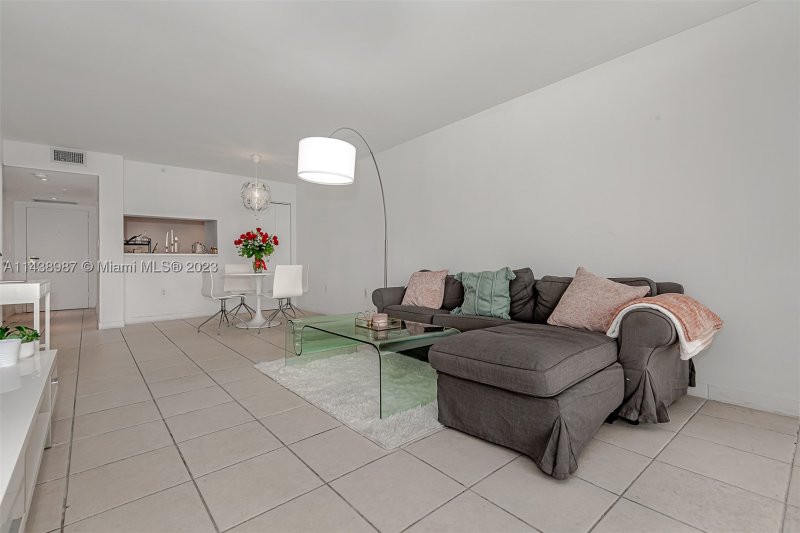 Condo for sale at The Venetia 32E