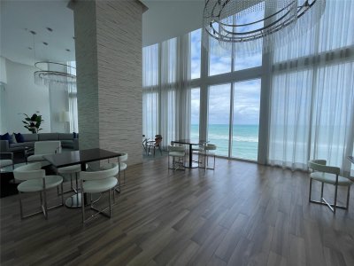 Comprar apartamento no Trump Tower One 502