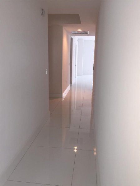 Condo for sale at Trump Tower One 502
