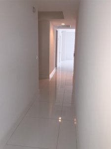 Comprar apartamento no Trump Tower One 502