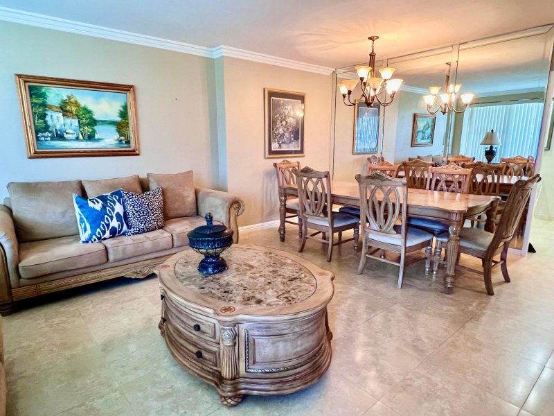 Condo for sale at Coral Ridge Towers East 518