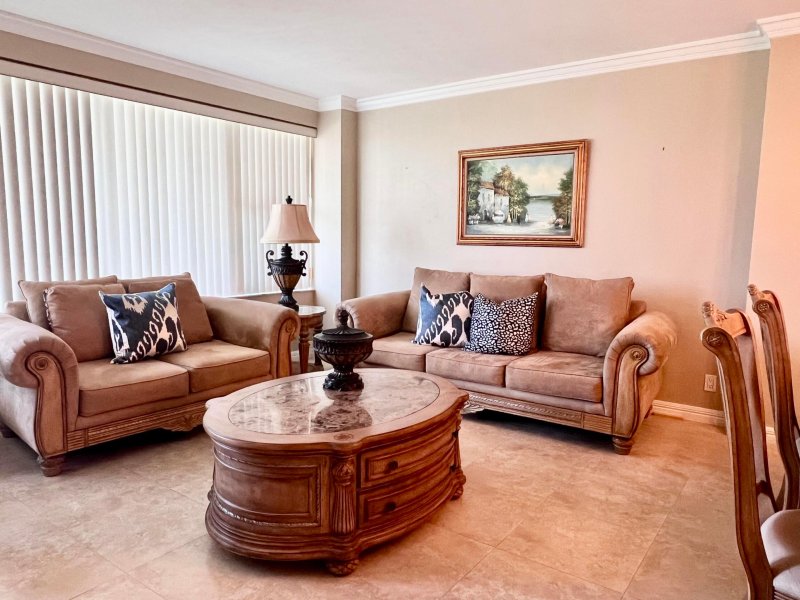 Condo for sale at Coral Ridge Towers East 518