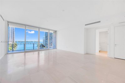 Comprar apartamento no Aston Martin Residences 703