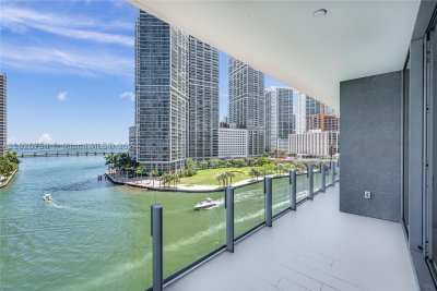 Comprar apartamento no Aston Martin Residences 703