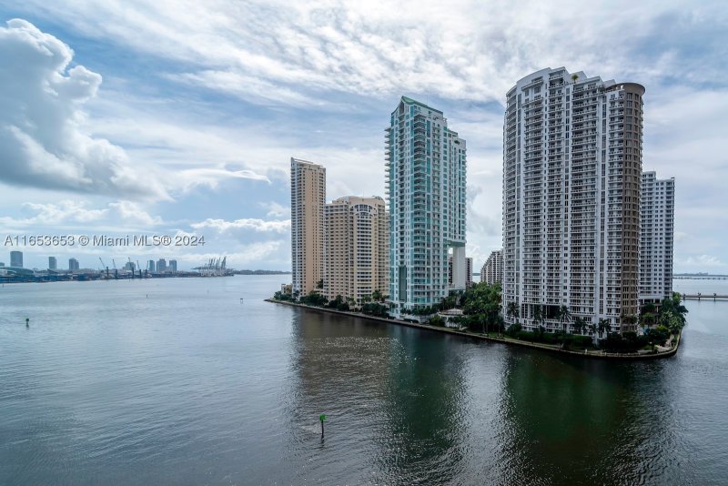 Condo for sale at Aston Martin Residences 902