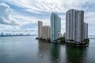 Comprar apartamento no Aston Martin Residences 902