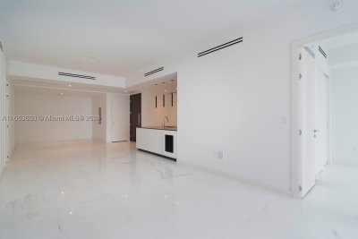 Comprar apartamento no Aston Martin Residences 902