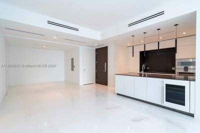 Comprar apartamento no Aston Martin Residences 902