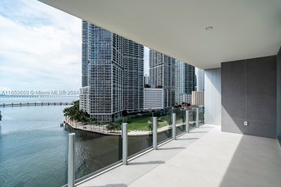 Comprar apartamento no Aston Martin Residences 902