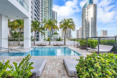 Comprar apartamento no Ten Museum Park 2607