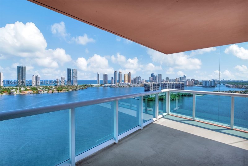 Condo for sale at Hidden Bay 2708