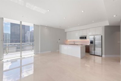 Brickell Ten Apt #PH03