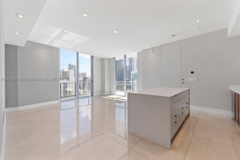 Condo for sale at Brickell Ten PH03