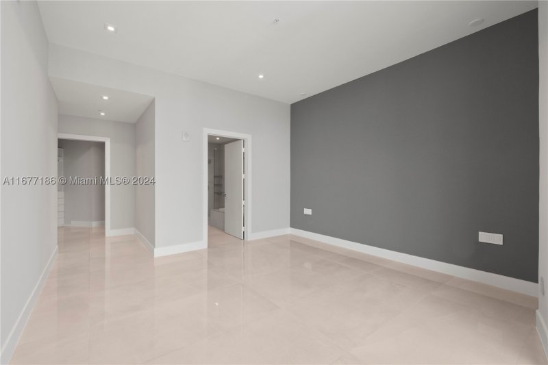 Condo for sale at Brickell Ten PH03