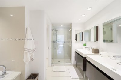 Alquiler de apartamento en Key Colony IV Botanica