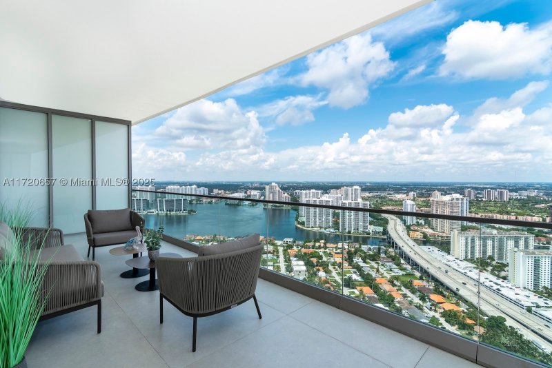 Alquiler de apartamento en Residences by Armani / Casa 4102