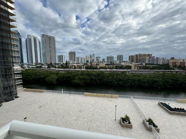 Condo for sale at Winston Towers 814