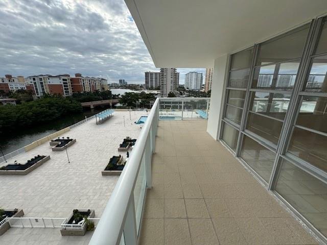 Condo for sale at Winston Towers 814