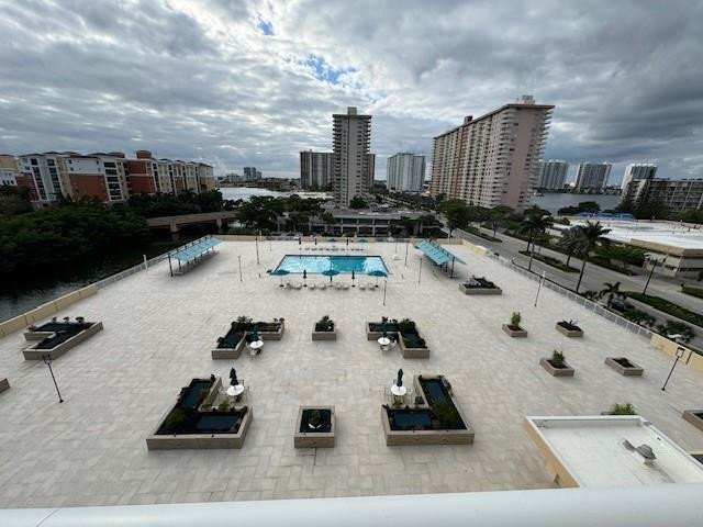 Condo for sale at Winston Towers 814
