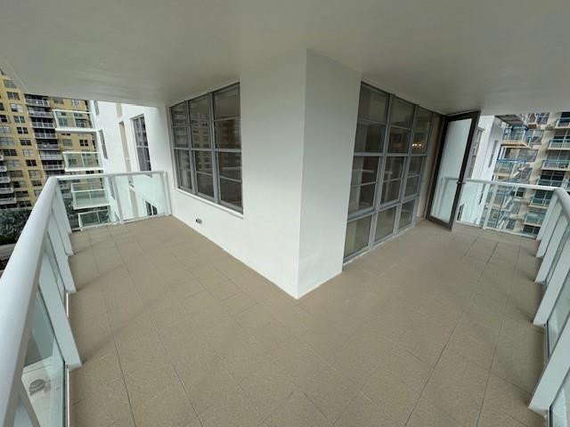 Condo for sale at Winston Towers 814