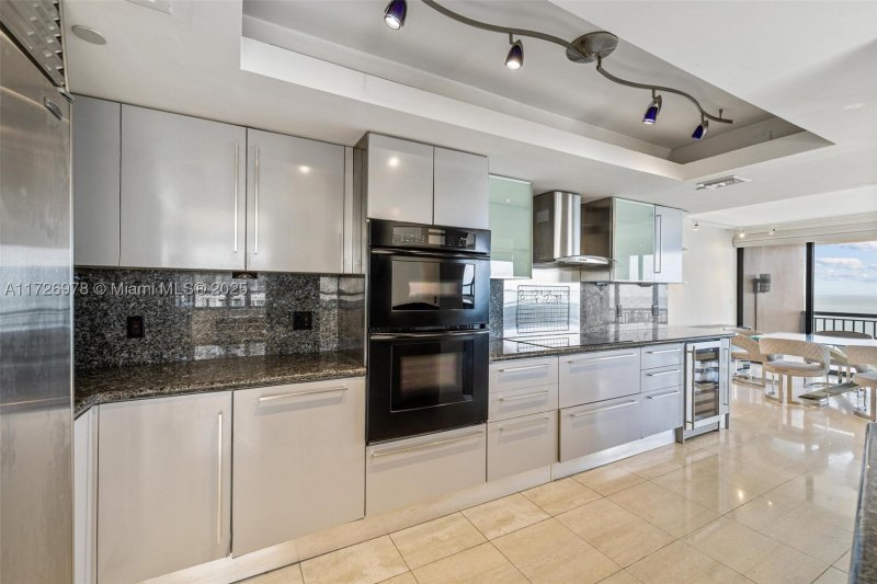 Comprar apartamento no Tiffany Bal Harbour 502