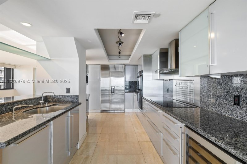 Comprar apartamento no Tiffany Bal Harbour 502