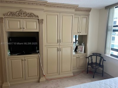 Comprar apartamento no Balmoral Condo 17J