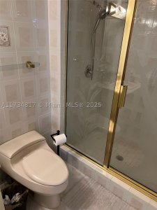 Comprar apartamento no Balmoral Condo 17J