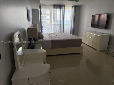 Comprar apartamento no Beach Club Two 1708