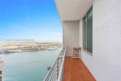 Comprar apartamento en One Miami West Tower UPH02