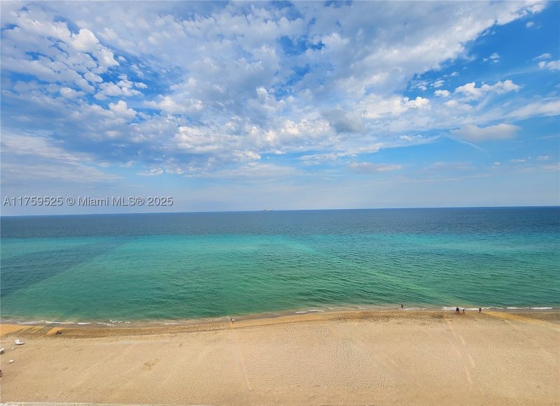 Apartment for rent at Alexander Towers 1014