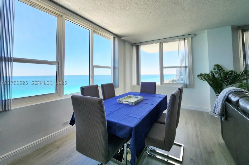 Apartment for rent at Alexander Towers 1014