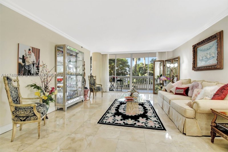 Comprar apartamento en 2000 Williams Island 410