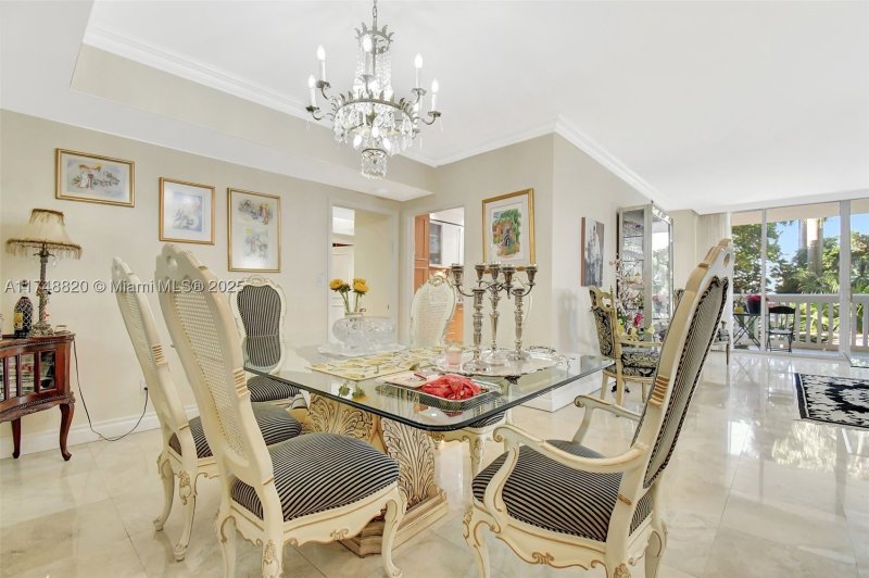Comprar apartamento en 2000 Williams Island 410