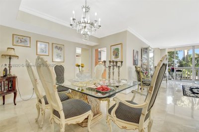 Comprar apartamento no 2000 Williams Island 410