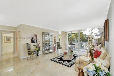 Comprar apartamento no 2000 Williams Island 410