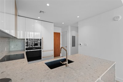 Comprar apartamento en MR. C Residences 615
