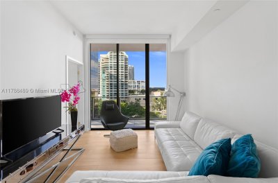 Comprar apartamento en MR. C Residences 615