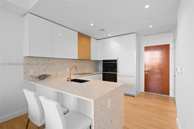 Comprar apartamento en MR. C Residences 615