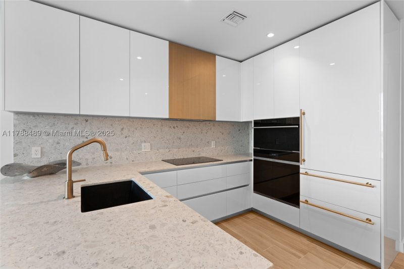 Comprar apartamento en MR. C Residences 615