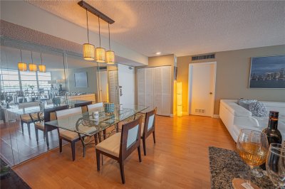Comprar apartamento no Winston Towers 401