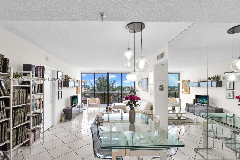 Comprar apartamento en The Waves Condo 603