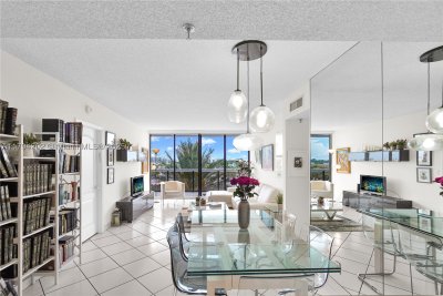 Comprar apartamento en The Waves Condo 603