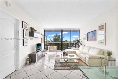 Comprar apartamento en The Waves Condo 603