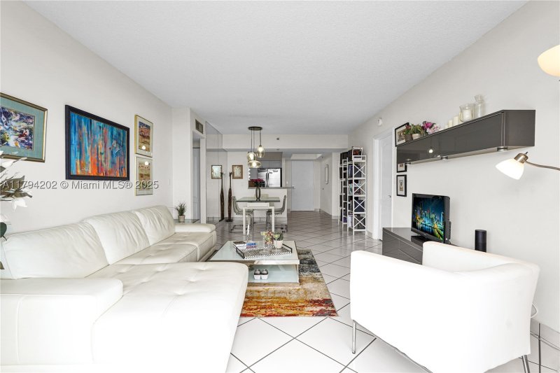 Comprar apartamento en The Waves Condo 603