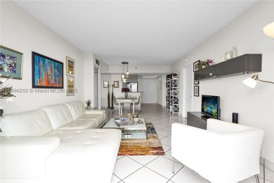 Comprar apartamento en The Waves Condo 603